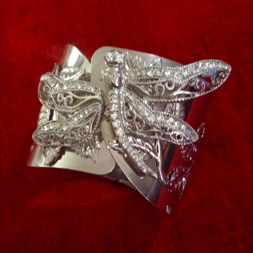 Snap together silver bracelet with gemstone encrusted dragonfly